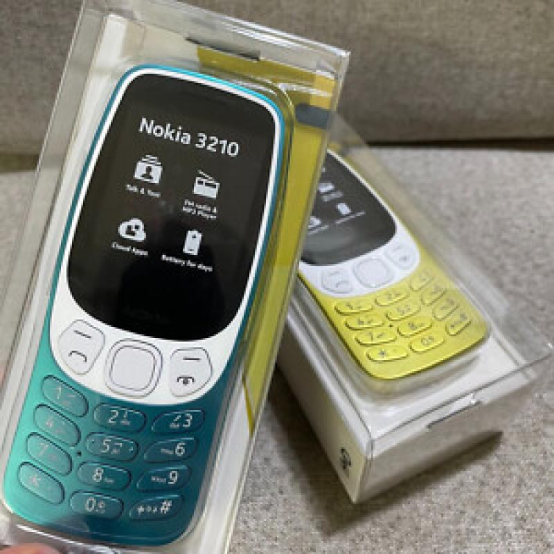 NOKIA 3210 (Official Phone)